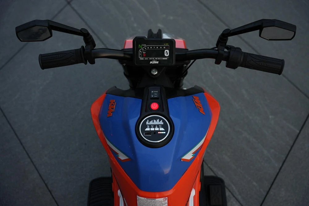 אופנוע סופרמוטו חשמלי לילדים - KTM - קיי.טי.אם דיוק 1290 12V